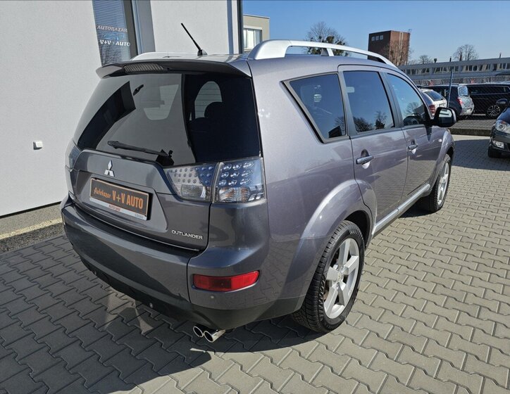 Mitsubishi Outlander SUV / Terénní 2,2 l 115 kw