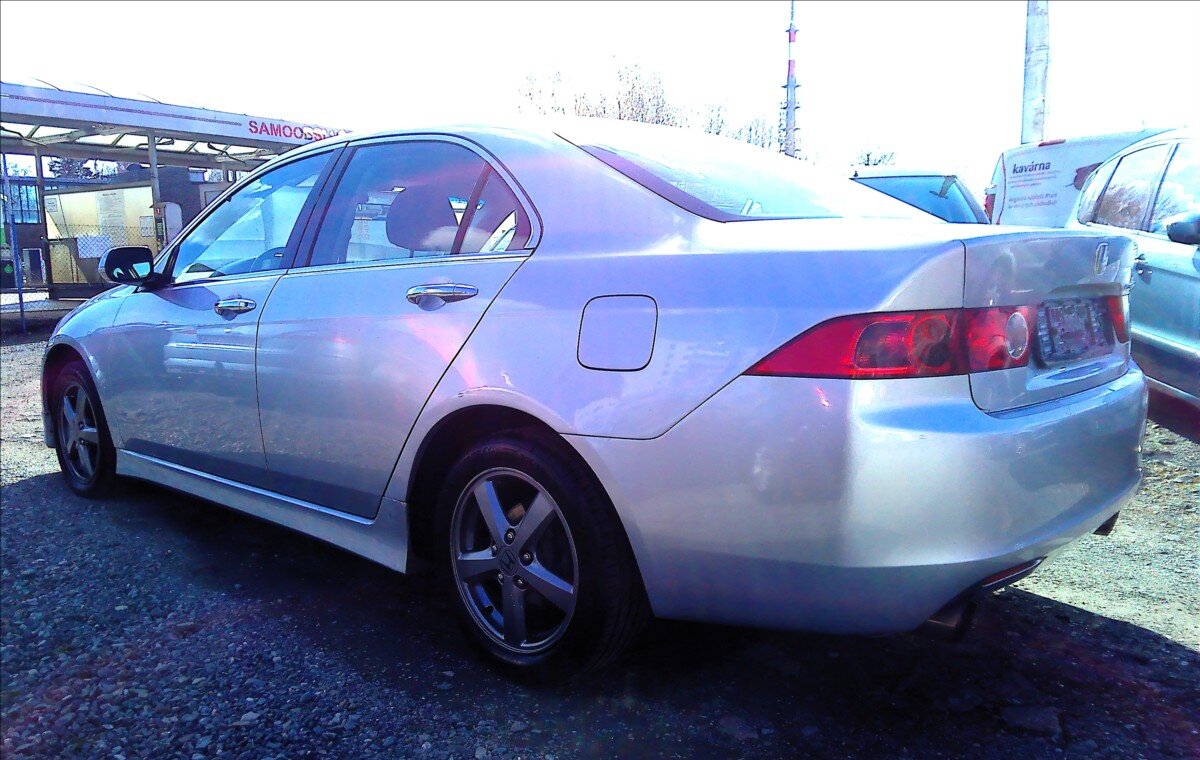 Honda Accord Sedan / Limuzína 2,4 l 140 kw