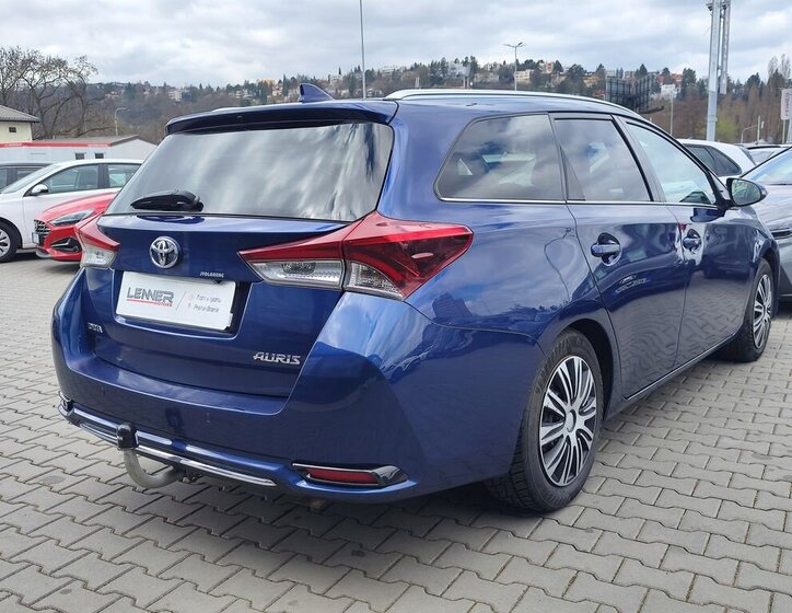Toyota Auris Kombi 1,6 l 82 kw