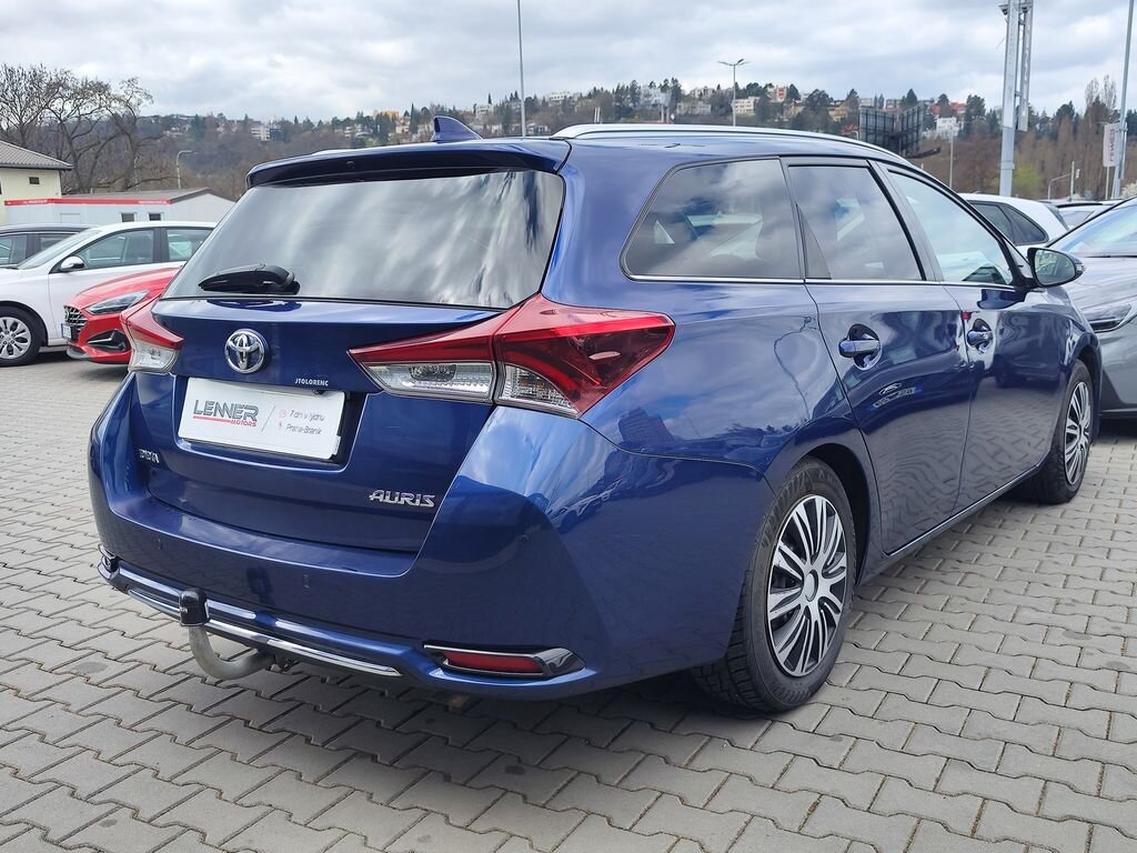 Toyota Auris Kombi 1,6 l 82 kw