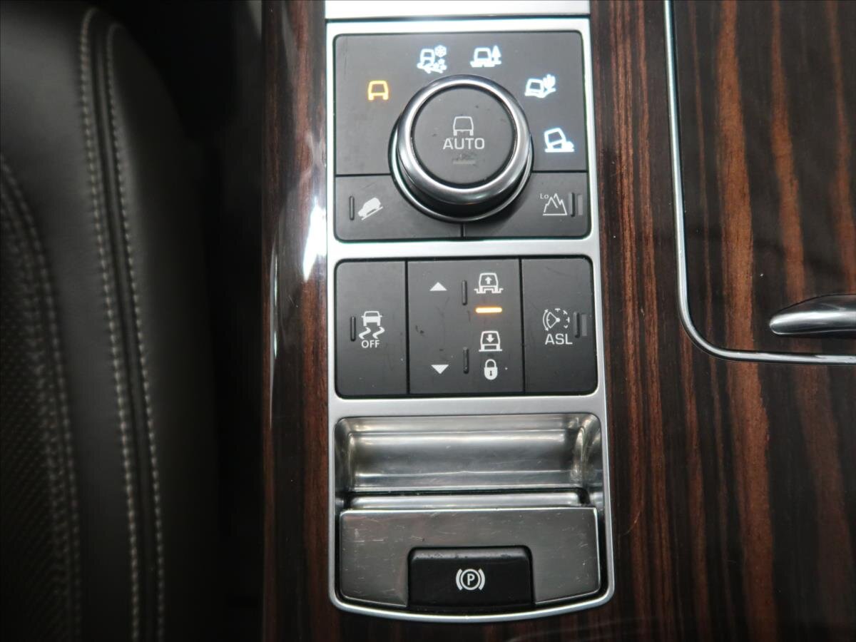 Land Rover Range Rover SUV / Terénní 4,4 l 250 kw