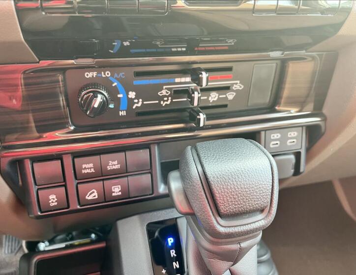 Toyota Land Cruiser 25