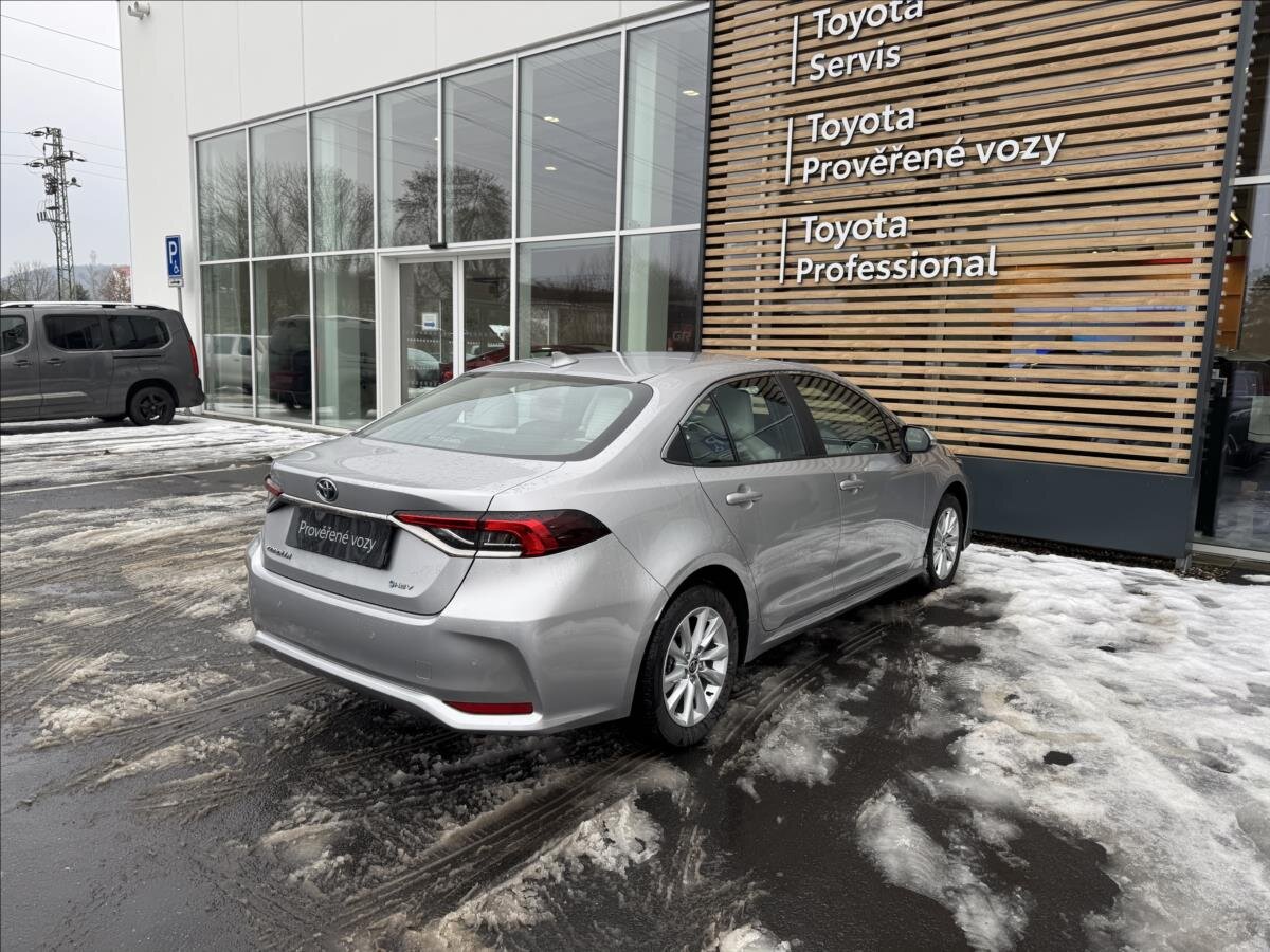 Toyota Corolla Sedan / Limuzína 1,8 l 72 kw