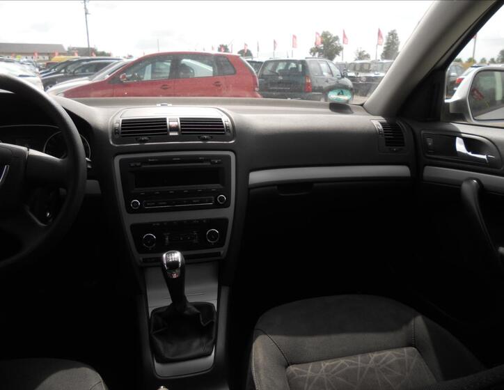 Škoda Octavia 14