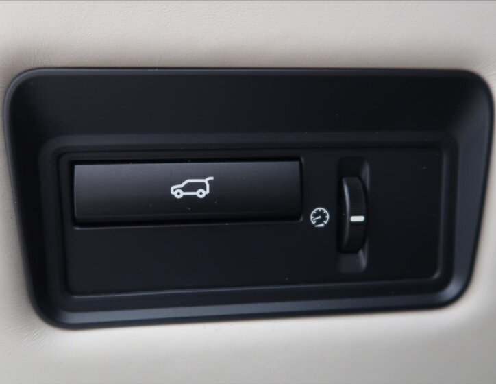 Land Rover Range Rover SUV / Terénní 4,4 l 250 kw