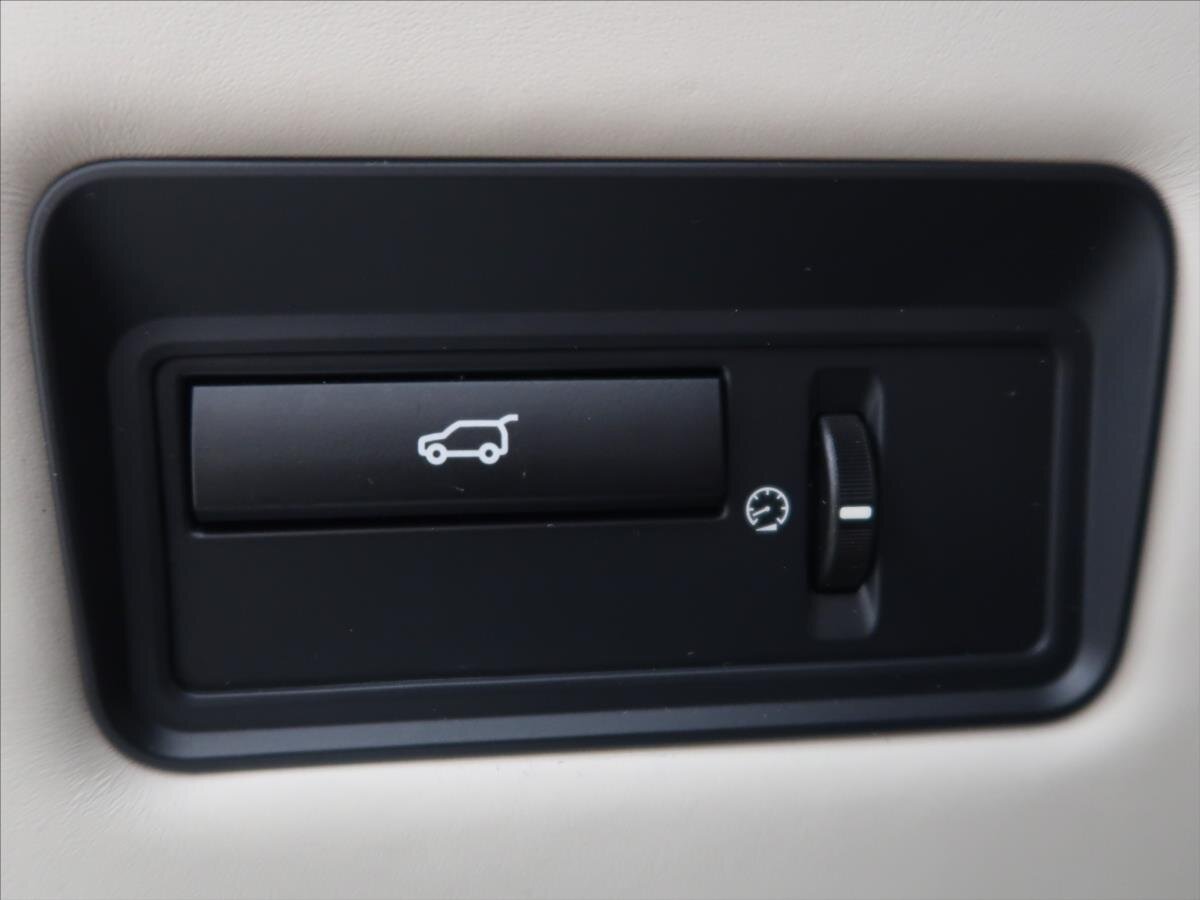 Land Rover Range Rover SUV / Terénní 4,4 l 250 kw