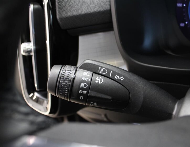 Volvo XC40 Kombi 2,0 l 145 kw