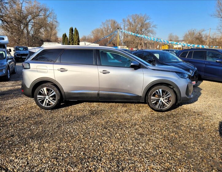 Peugeot 5008 SUV / Terénní 1,5 l 96 kw