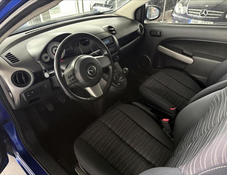 Mazda 2 7