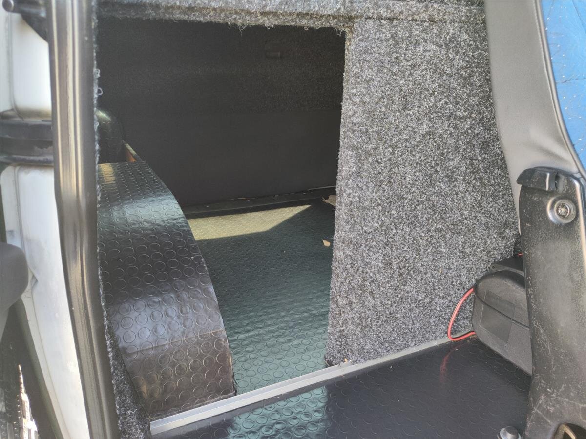 Volkswagen Transporter Kombi 2,5 l 75 kw