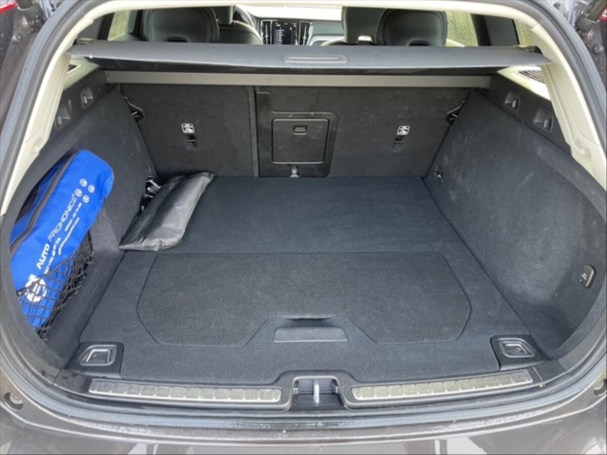 Volvo V60 Kombi 2,0 l 145 kw