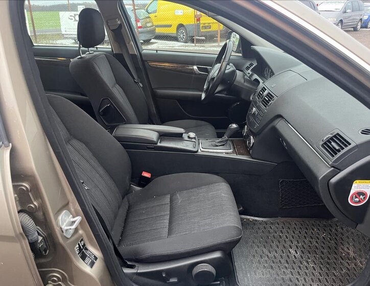Mercedes-Benz Třídy C Sedan / Limuzína 3,0 l 170 kw