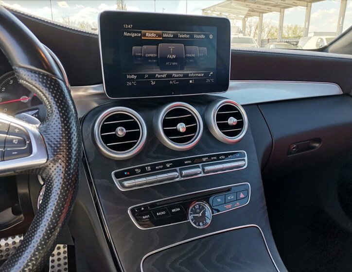 Mercedes-Benz Třídy C Kabriolet 2,0 l 180 kw