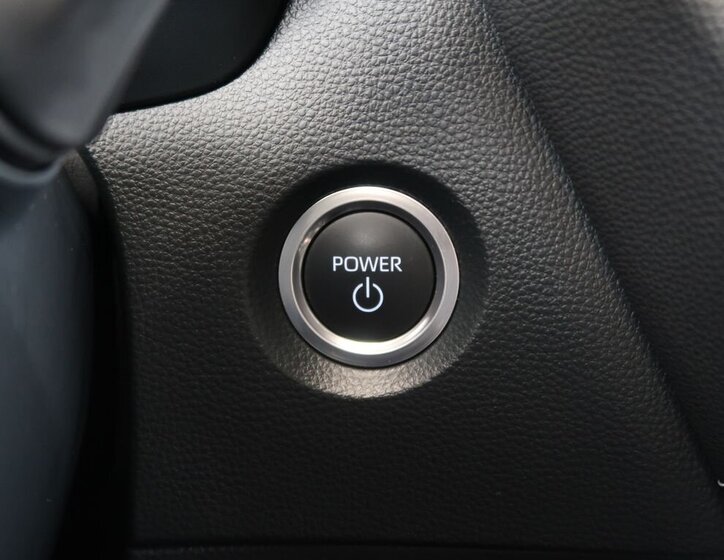 Toyota Corolla Sedan / Limuzína 1,8 l 72 kw