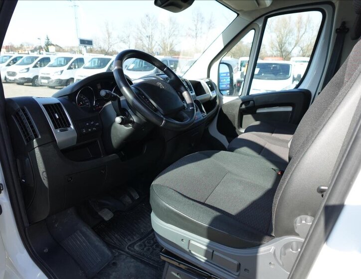 Peugeot Boxer Ostatní 2,2 l 121 kw