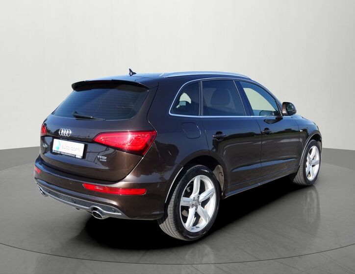 Audi Q5 4