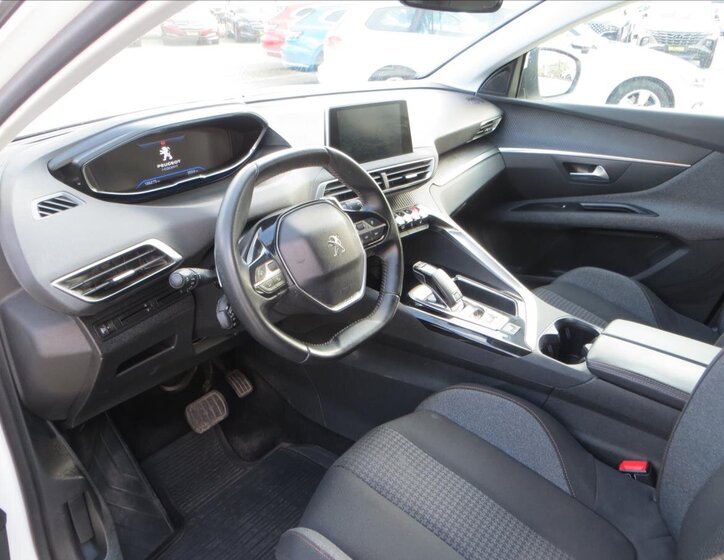 Peugeot 3008 SUV / Terénní 1,5 l 96 kw