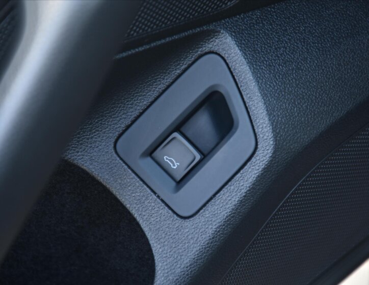 Volkswagen Passat Kombi 1,6 l 88 kw