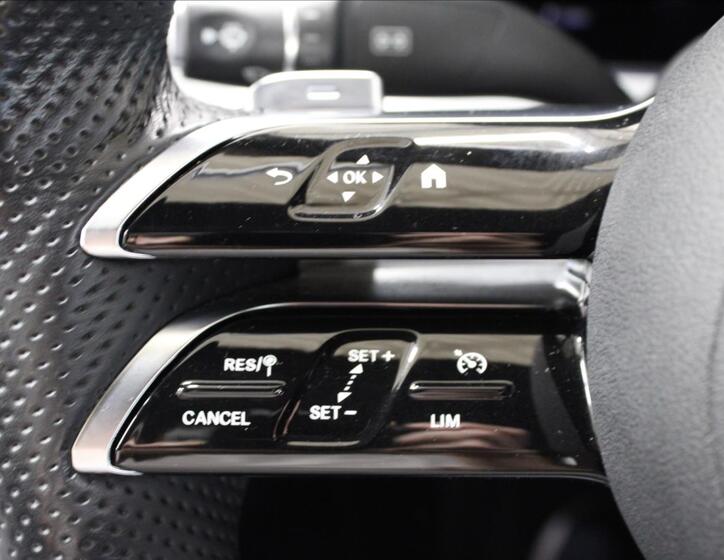 Mercedes-Benz Třídy E 18