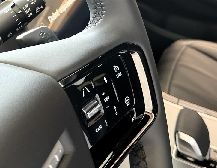 Land Rover Range Rover Evoque SUV / Terénní 1,5 l 198 kw