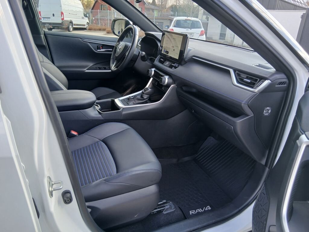 Toyota RAV4 SUV / Terénní 2,5 l 131 kw