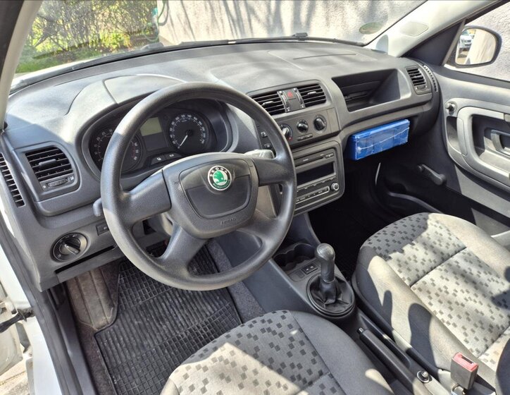 Škoda Praktik Skříň 1,6 l 66 kw