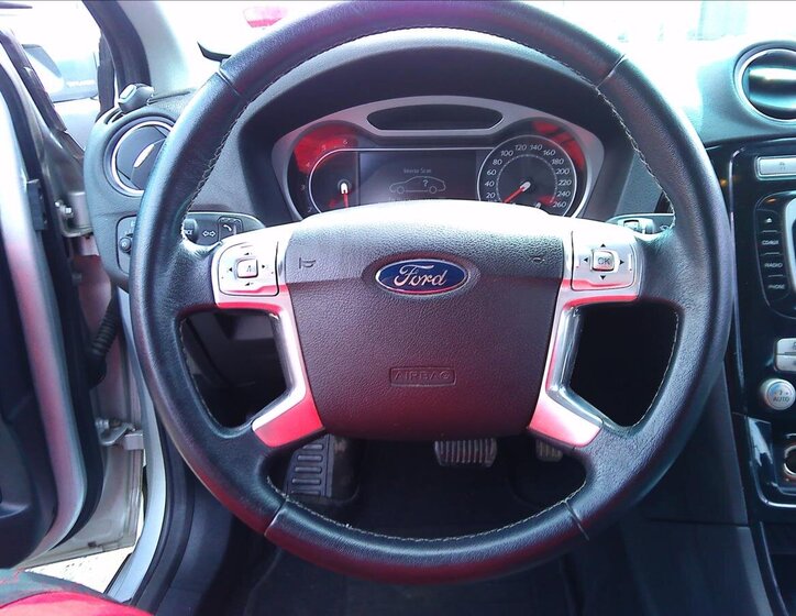 Ford Mondeo Kombi 2,0 l 103 kw