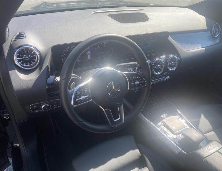 Mercedes-Benz GLA 10