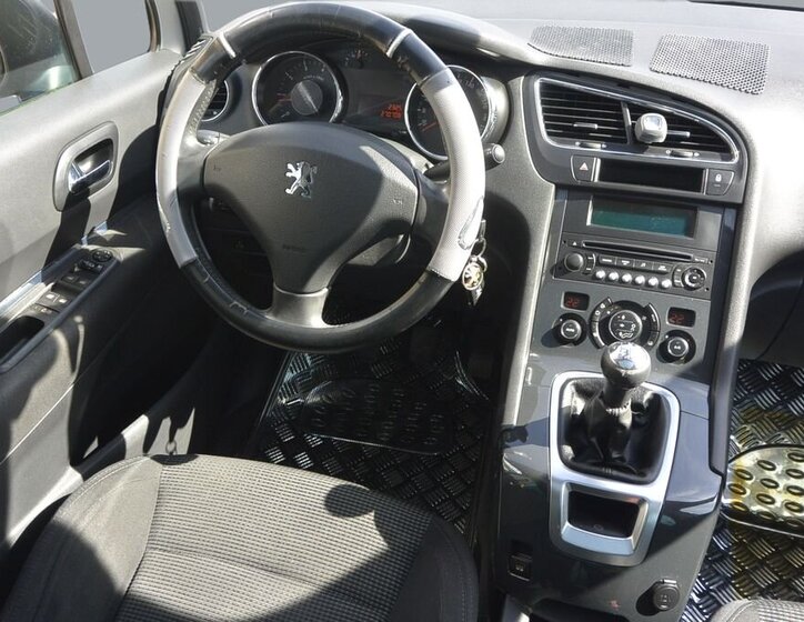 Peugeot 5008 MPV 1,6 l 88 kw