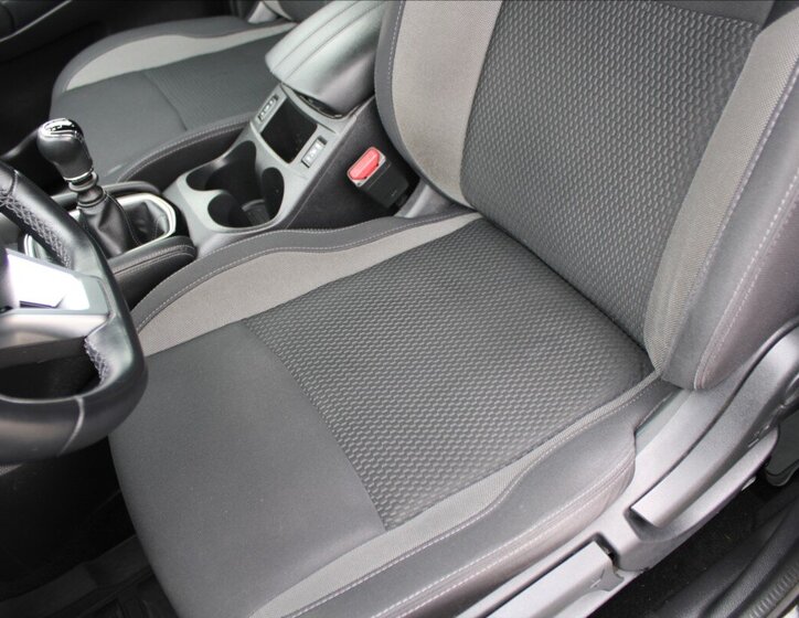 Nissan Qashqai SUV / Terénní 1,3 l 103 kw