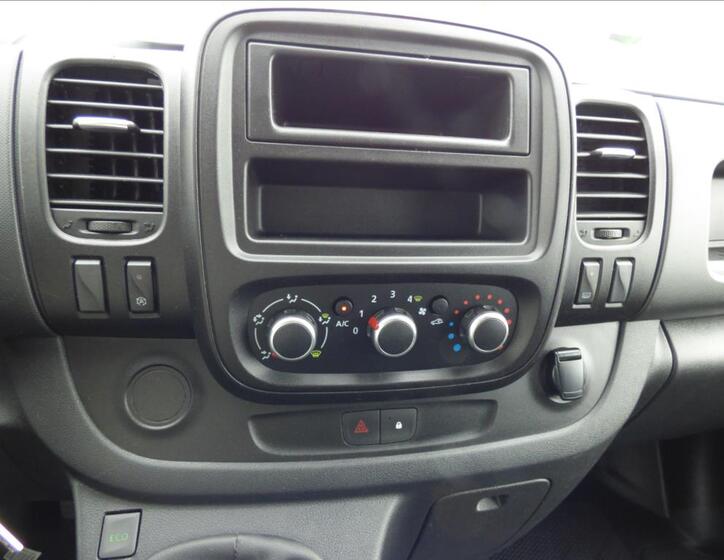 Renault Trafic 15