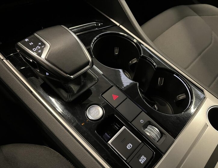 Volkswagen Touareg SUV / Terénní 3,0 l 170 kw