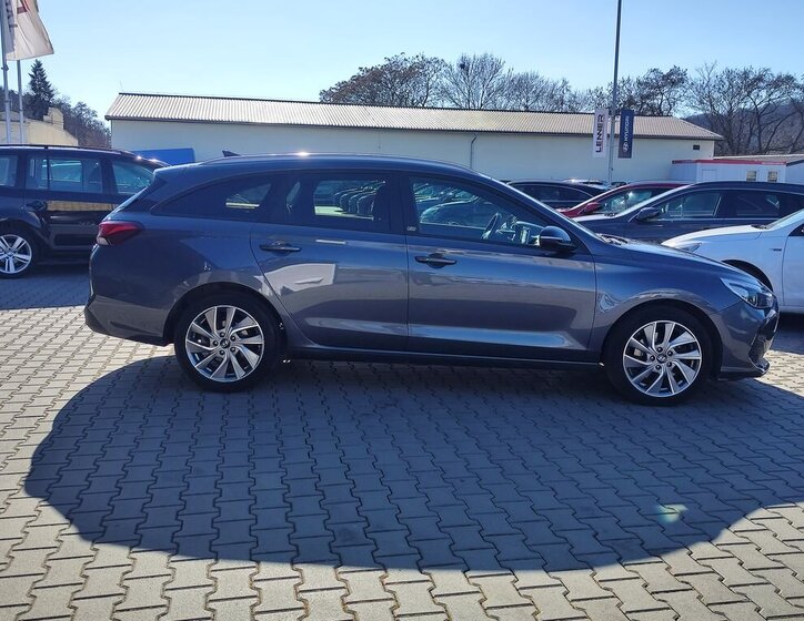 Hyundai i30 Kombi 1,6 l 81 kw