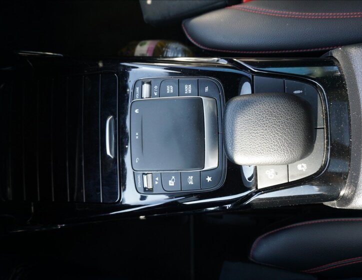 Mercedes-Benz CLA Kupé 2,0 l 225 kw