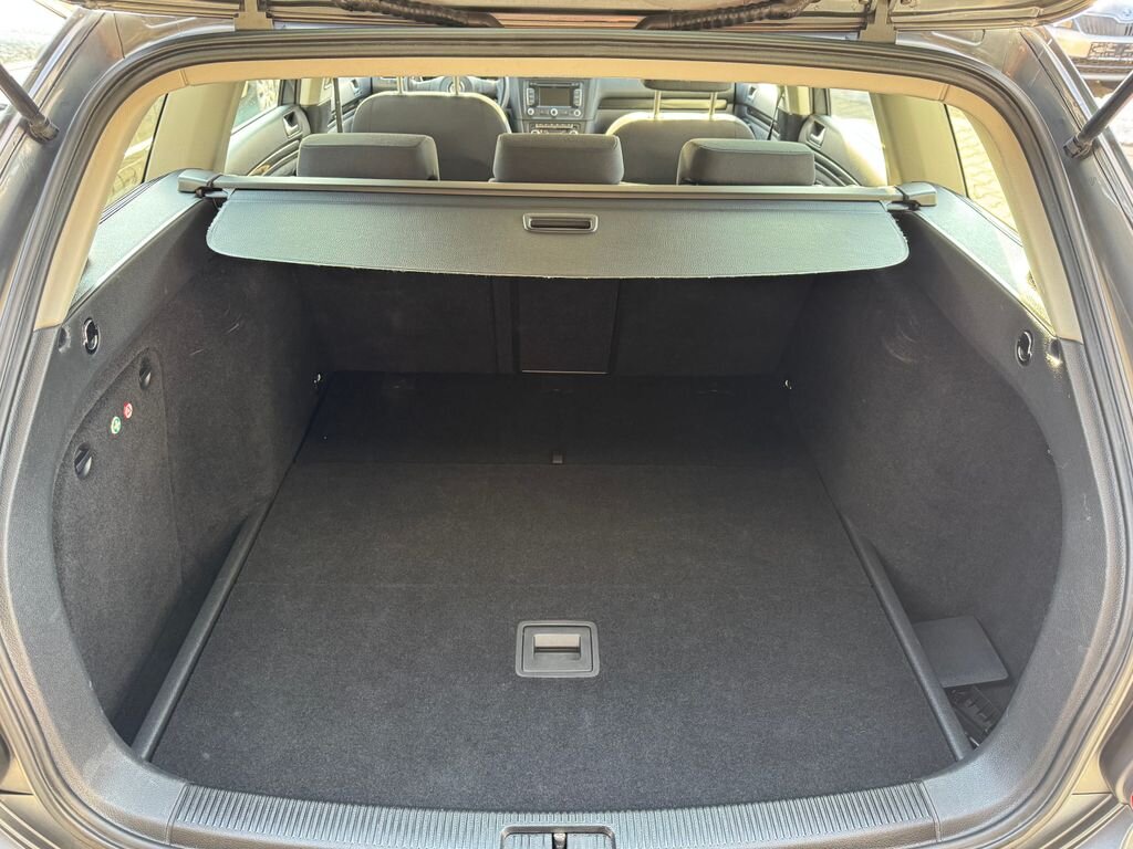 Volkswagen Golf Kombi 1,6 l 77 kw