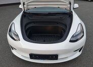 Tesla Model 3 Sedan / Limuzína 0,0 355 kw