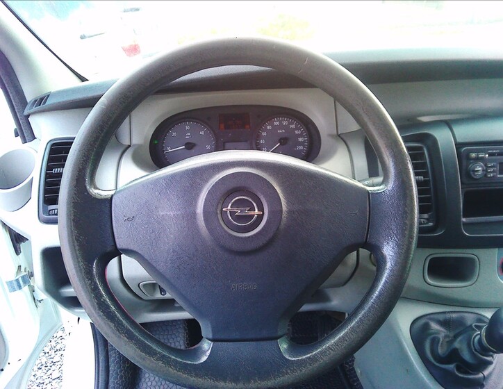 Opel Vivaro 11