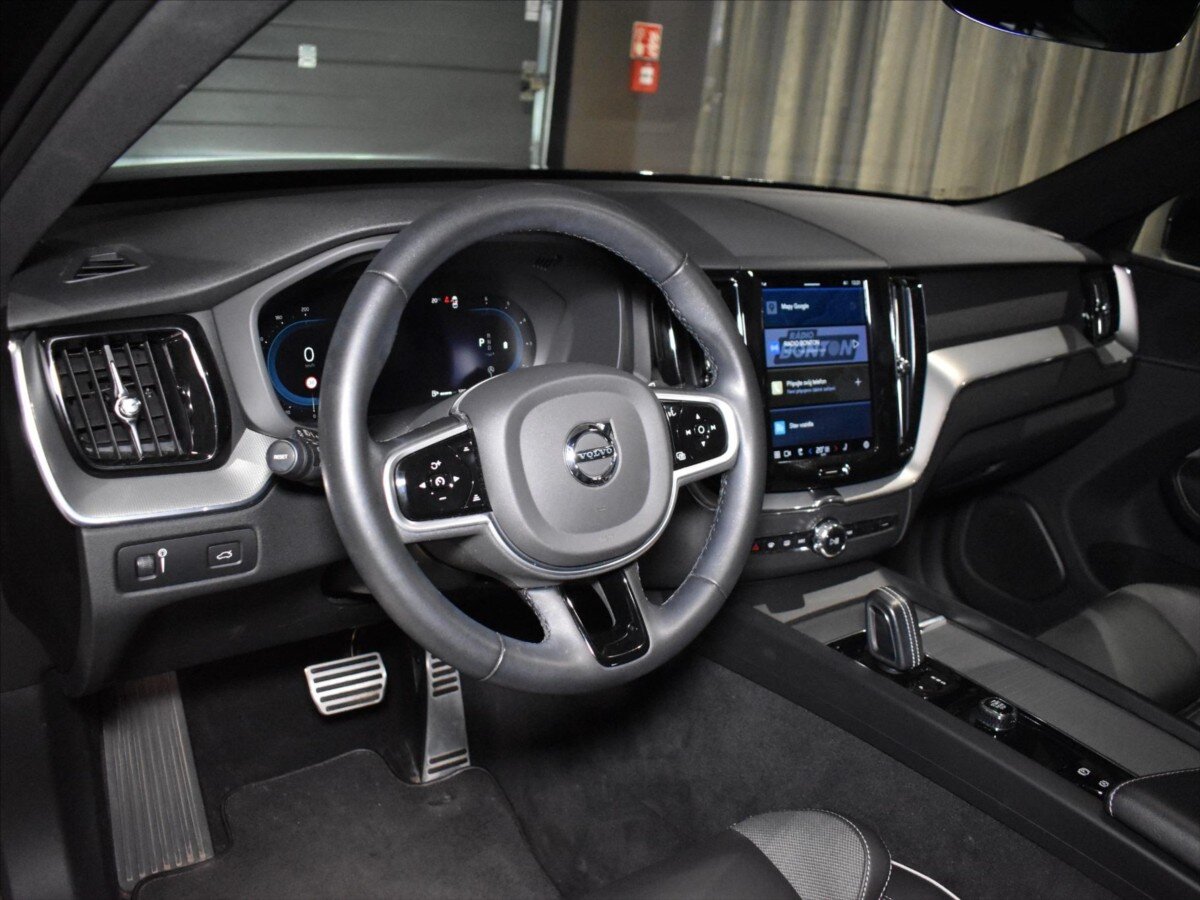 Volvo XC60 SUV / Terénní 2,0 l 145 kw