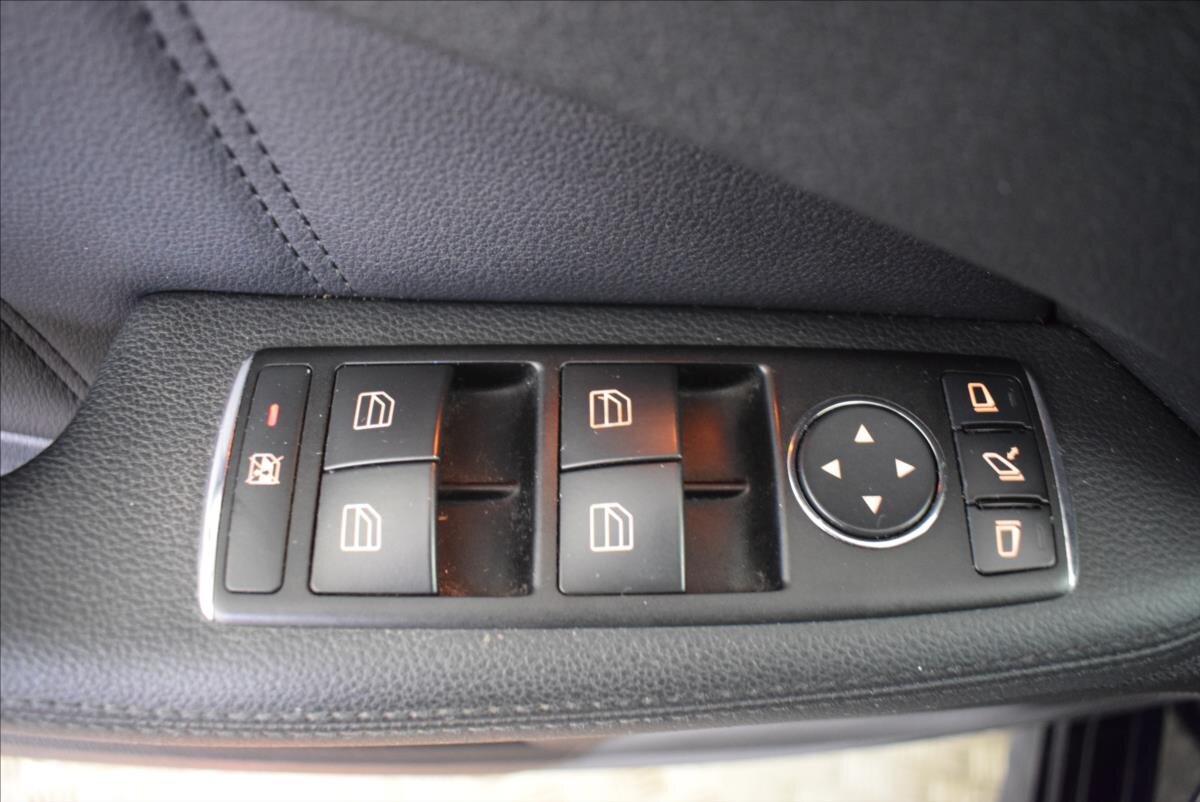 Mercedes-Benz Třídy E Sedan 3,0 l 170 kw