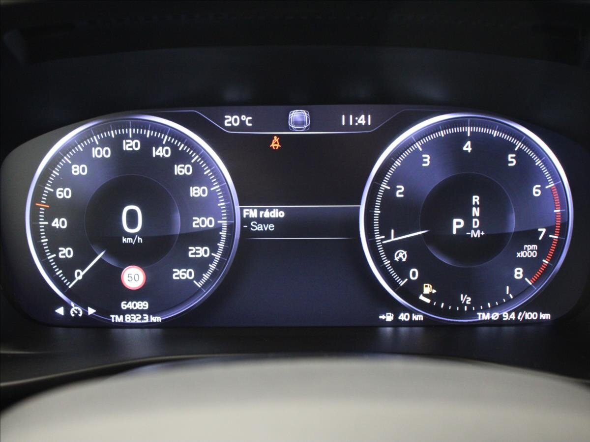 Volvo XC40 SUV / Terénní 2,0 l 182 kw