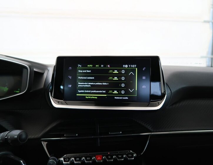 Peugeot 2008 SUV 1,2 l 74 kw