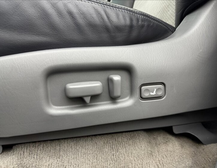 Toyota Land Cruiser SUV / Terénní 4,2 l 150 kw