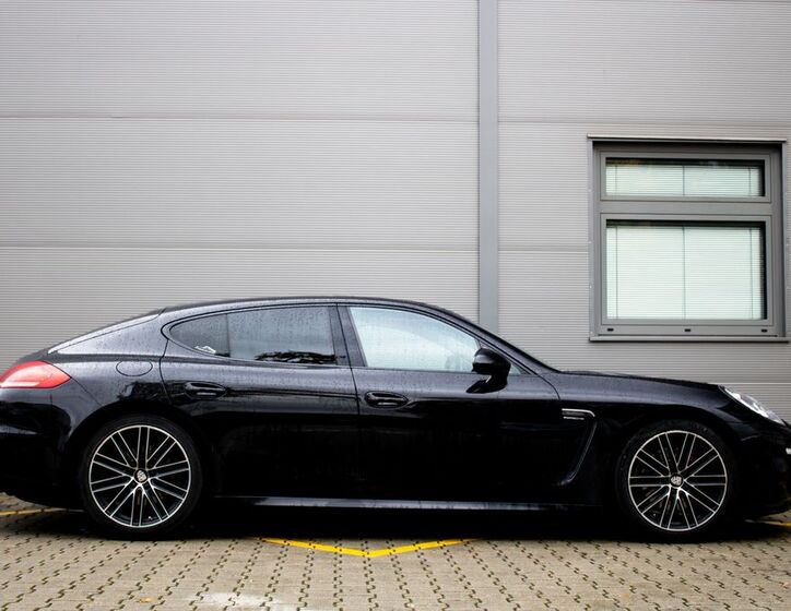Porsche Panamera 4