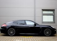 Porsche Panamera 4