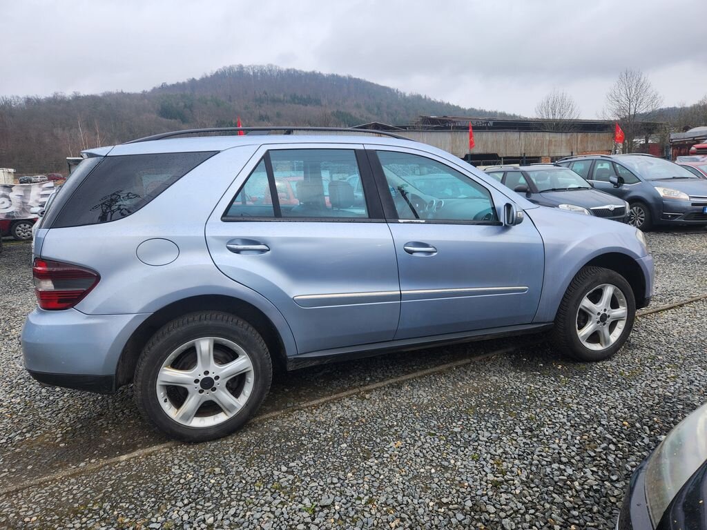 Mercedes-Benz Třídy M SUV / Terénní 3,5 l 200 kw