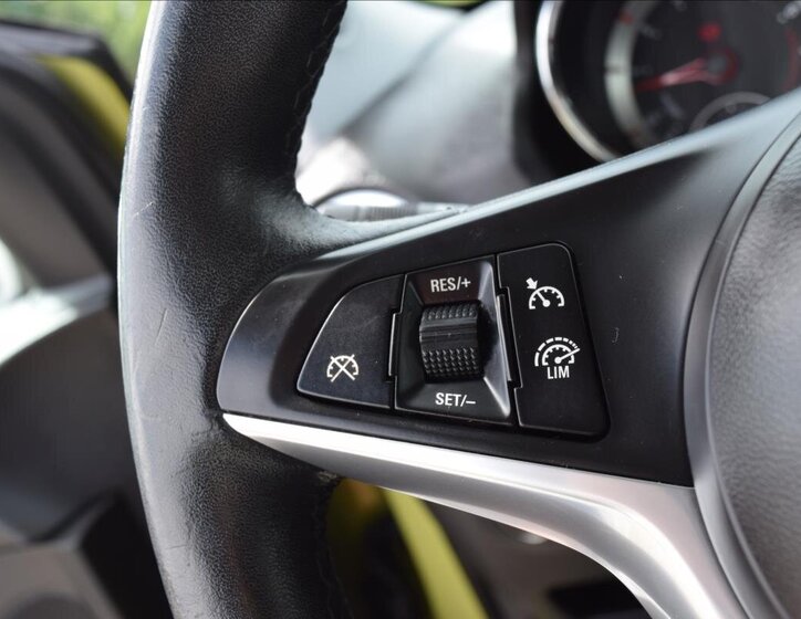 Opel Adam Hatchback 999,0 66 kw