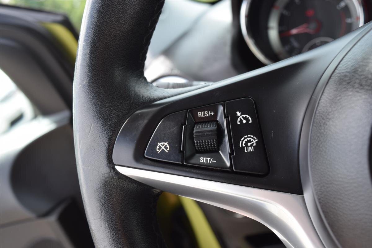 Opel Adam Hatchback 999,0 66 kw