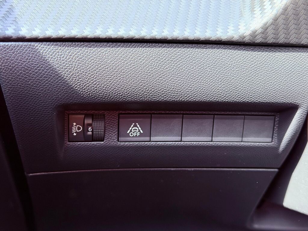 Peugeot 208 Hatchback 1,2 l 55 kw