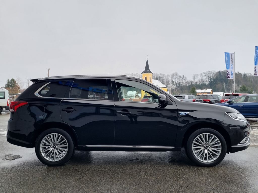 Mitsubishi Outlander SUV 2,4 l 165 kw