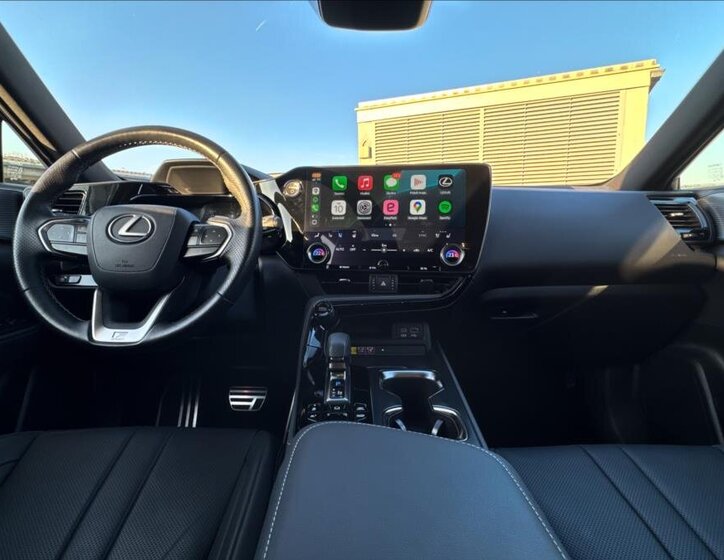 Lexus NX 450h plus 5